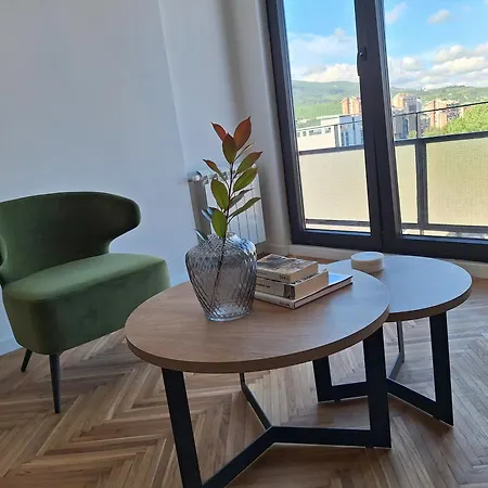 Stylish Center With Private Parking Скопье