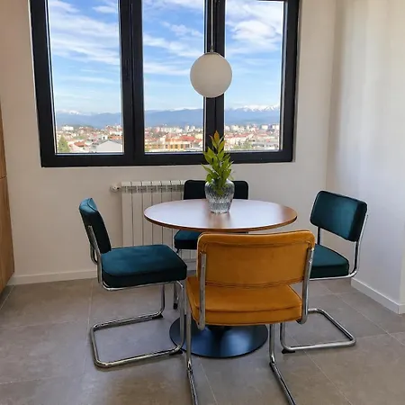 Stylish Center With Private Parking Апартаменты Скопье